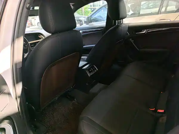 Audi A4L 2015