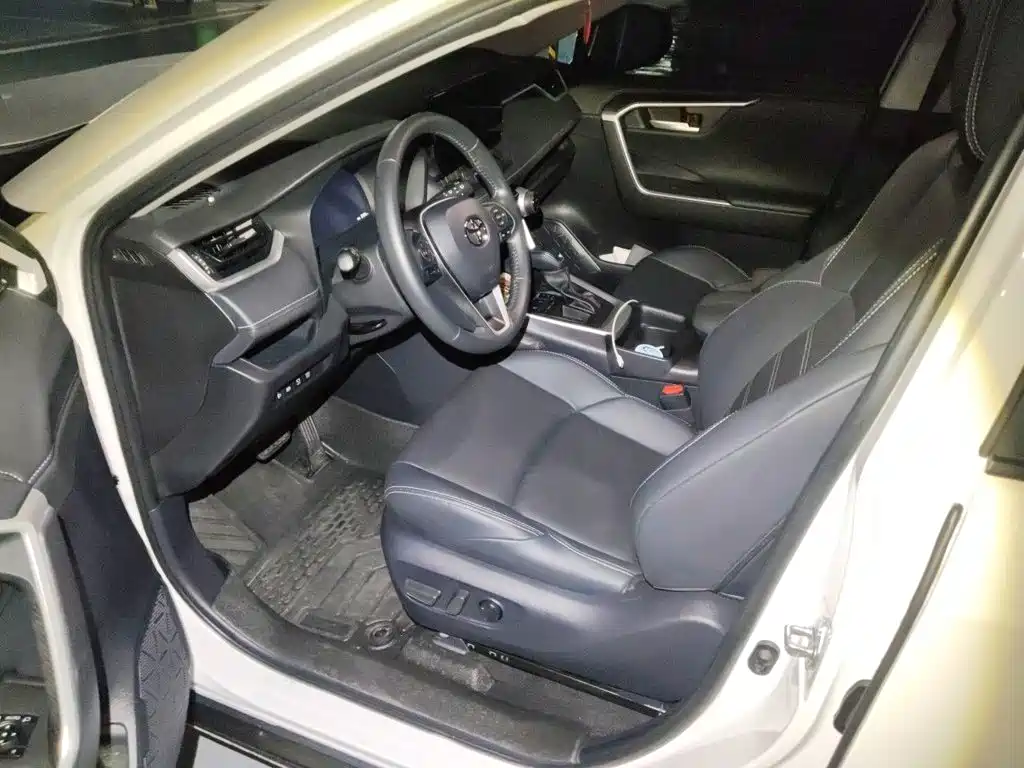 Toyota Wildlander 2023 — фото 11