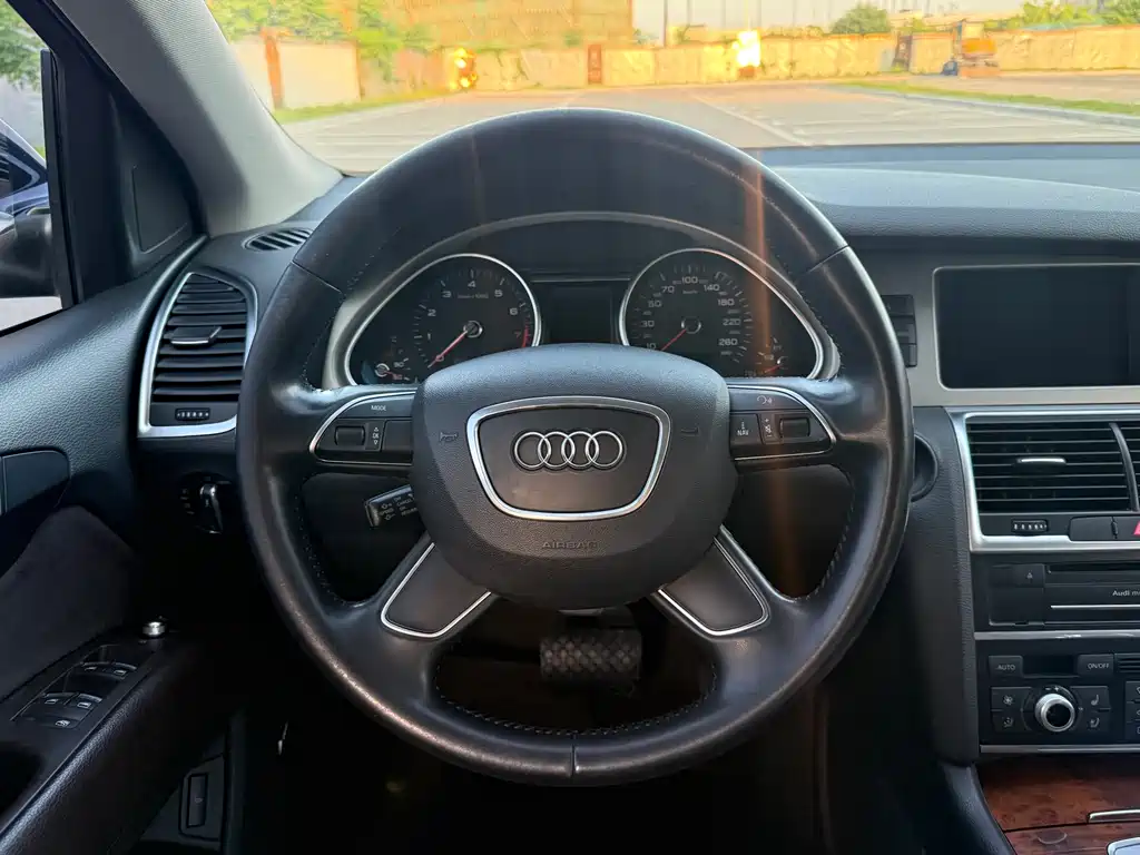 Audi Q7 2015 — фото 9