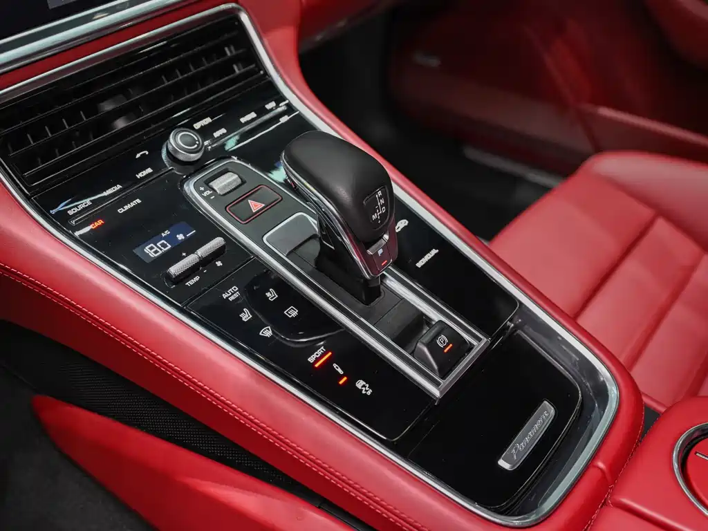 Porsche Panamera 2019 — фото 17