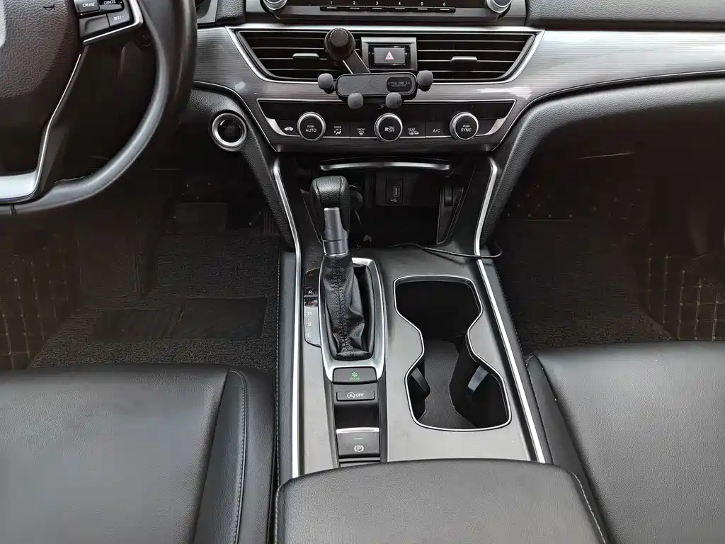 Honda Accord 2021 — фото 13