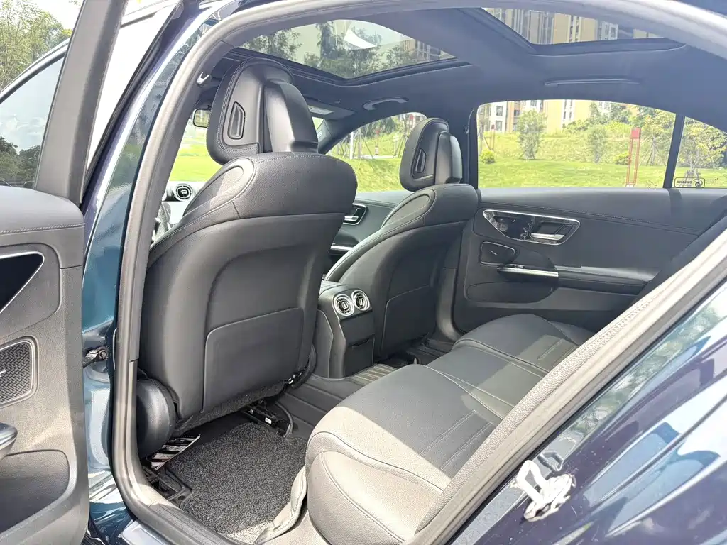 Mercedes-Benz C-Class 2022