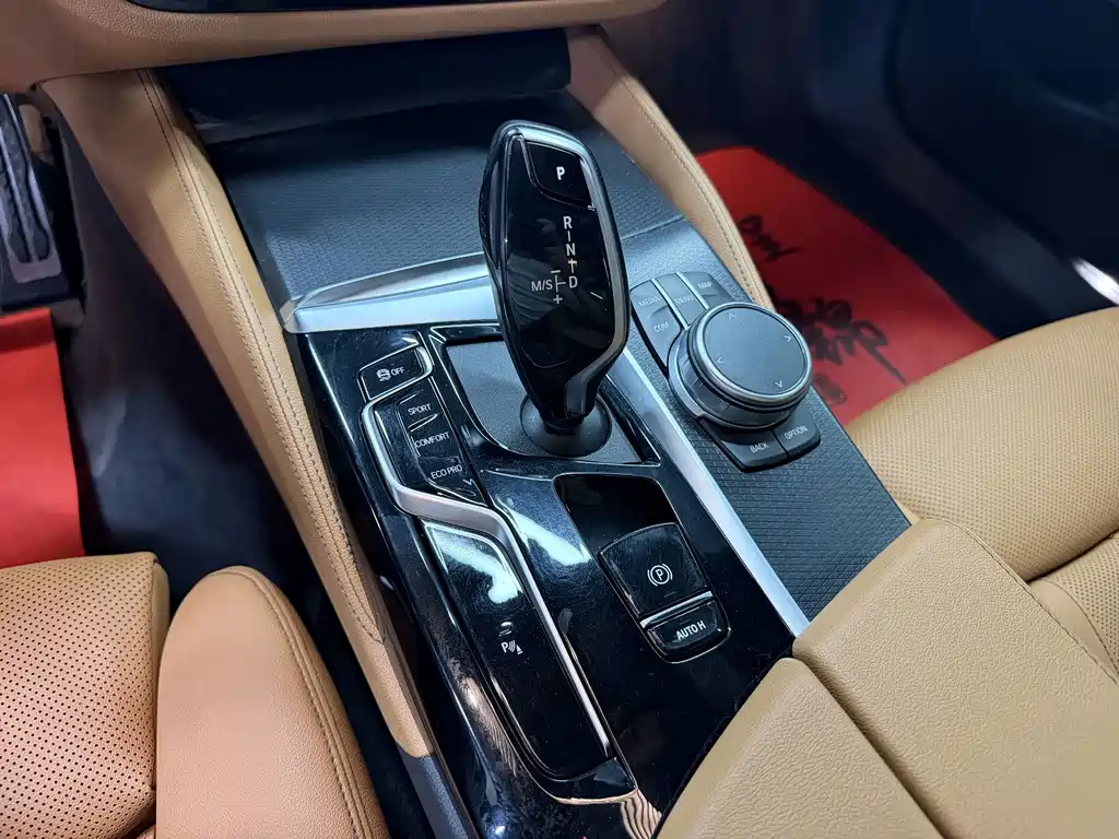 BMW 5 Series 2022 — фото 19