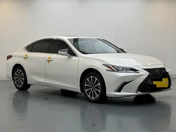 Lexus ES 2024