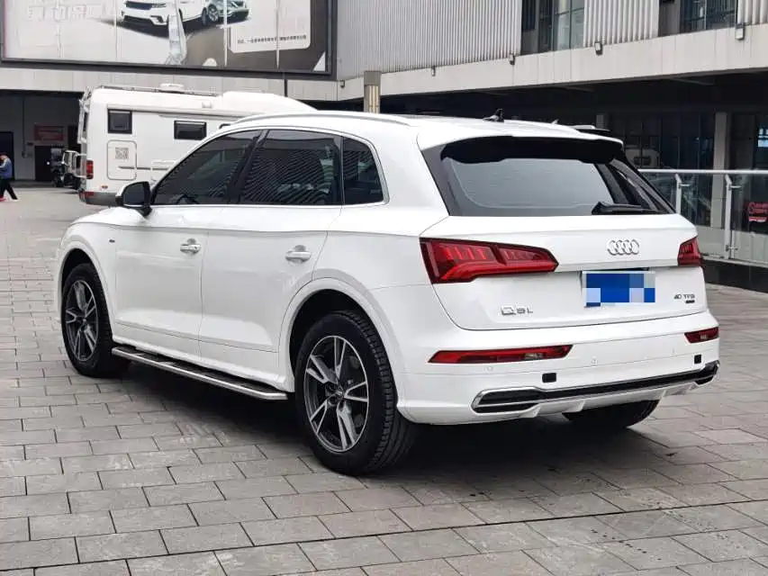 Audi Q5L 2018 — фото 9