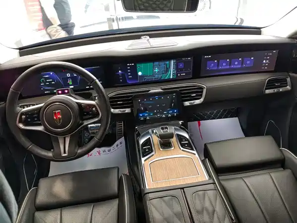 Hongqi E-HS9 2022