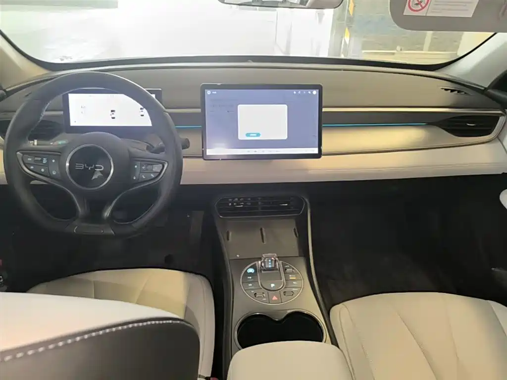 BYD Seal 05 DM-i 2025 — фото 10