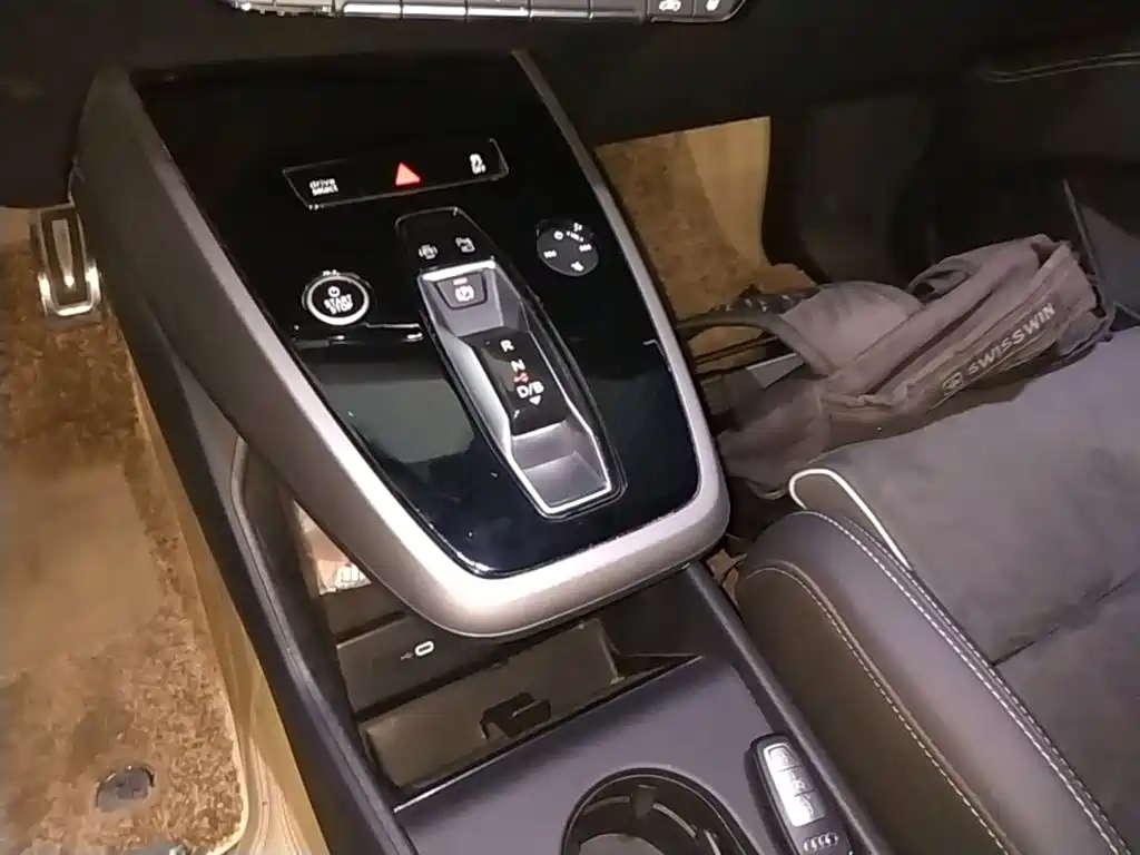 Audi Q5 e-tron 2024 — фото 14