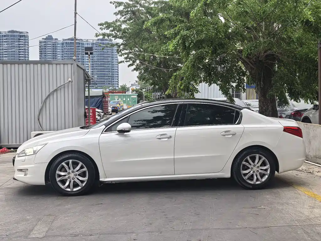 Peugeot 508 2014 — фото 10