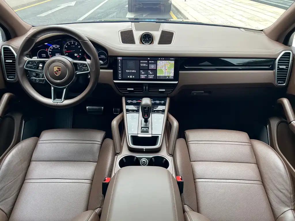 Porsche Cayenne 2019 — фото 18