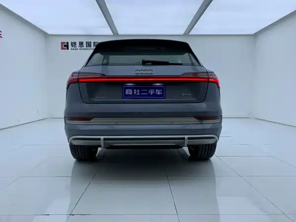 Audi e-tron 2026