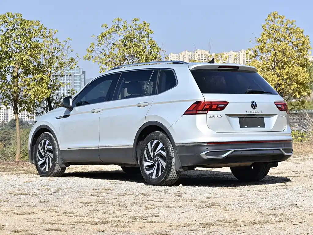 Volkswagen Tiguan L 2021 — фото 15