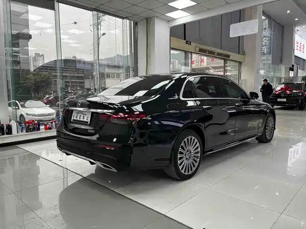 Mercedes-Benz E-Class 2024