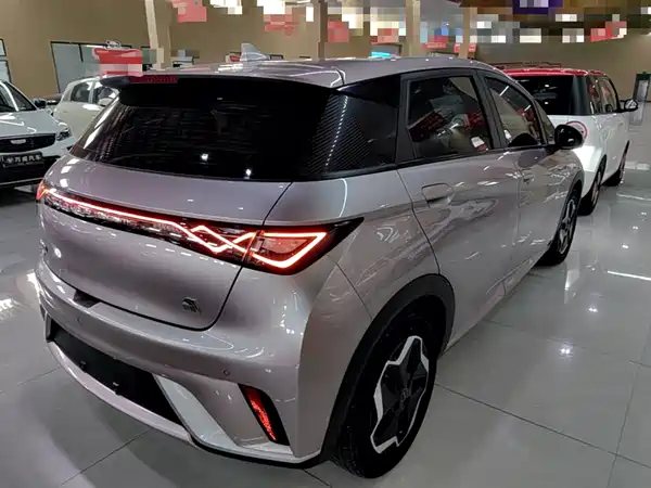 BYD Dolphin 2023
