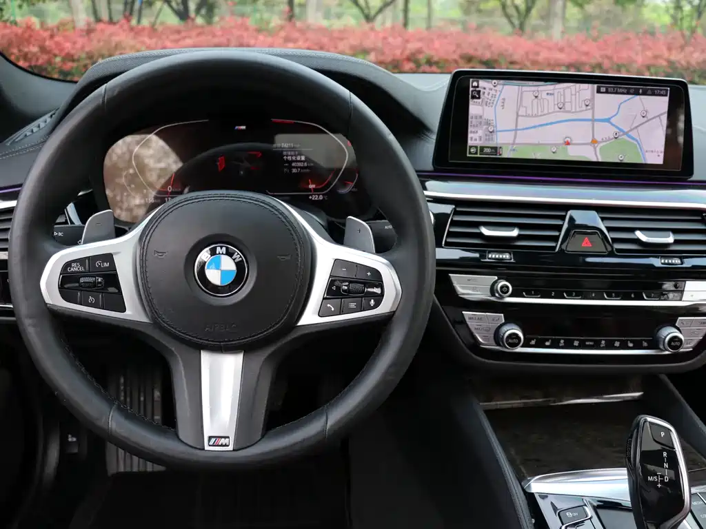 BMW 5 Series 2020 — фото 15
