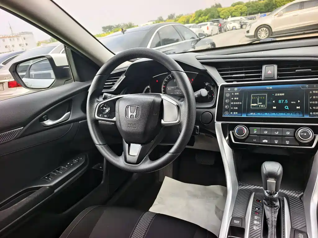 Honda Civic 2018 — фото 13