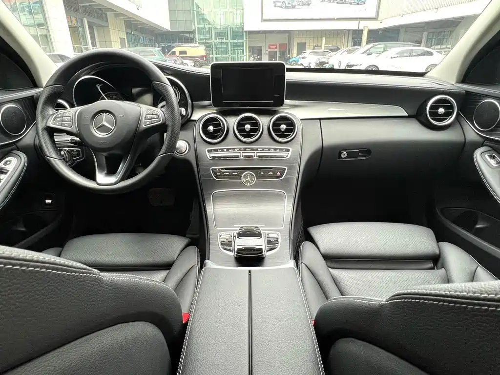 Mercedes-Benz C-Class 2018 — фото 6