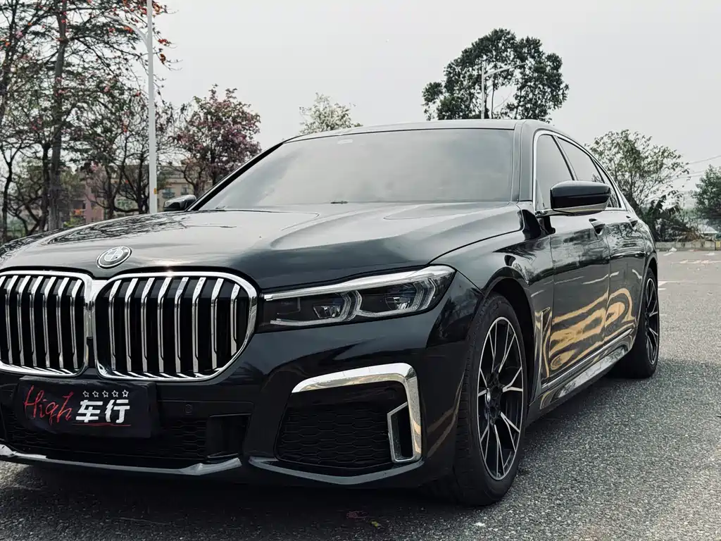 BMW 7 Series 2017 — фото 12