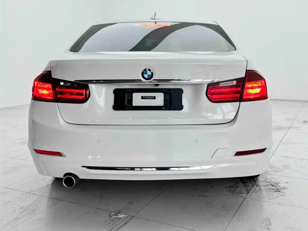 BMW 3 Series 2016 — фото 11