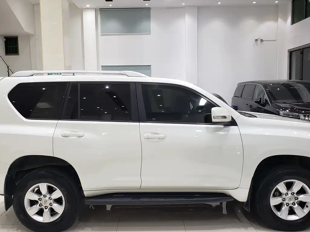 Toyota Prado 2017 — фото 13