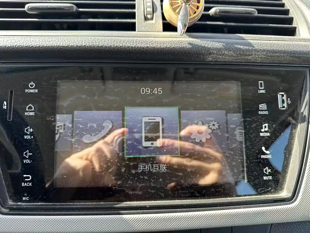 Skoda Fabia 2016 — фото 19