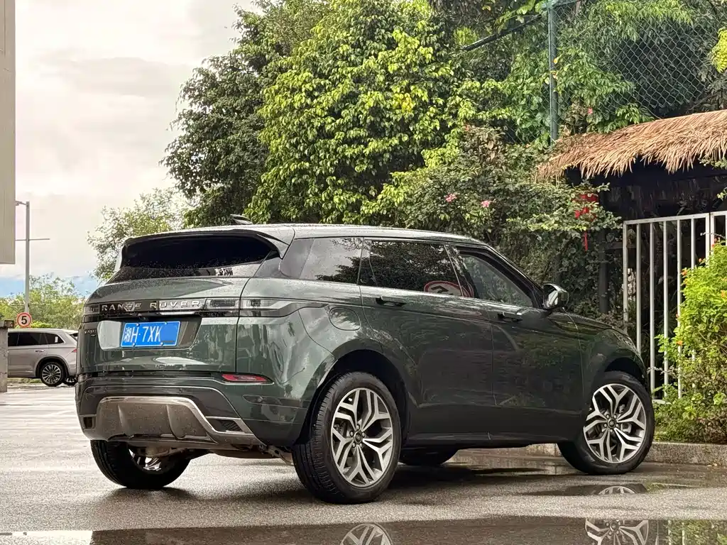 Land Rover Range Rover Evoque 2023 — фото 9