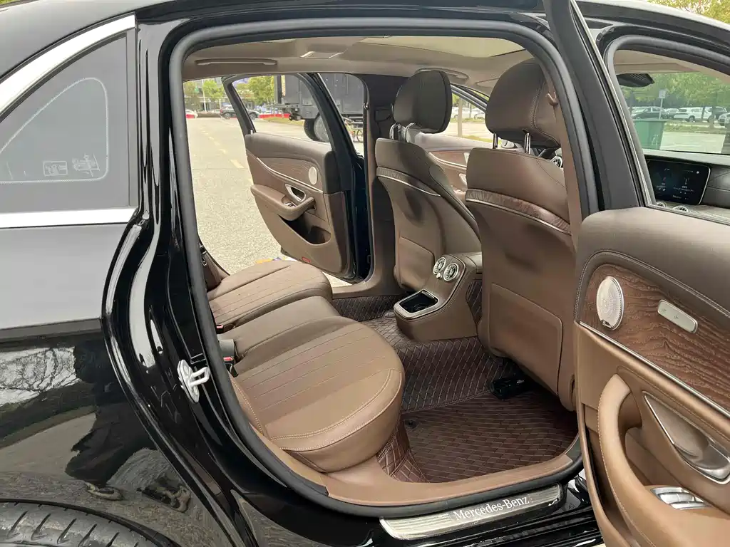Mercedes-Benz E-Class 2023