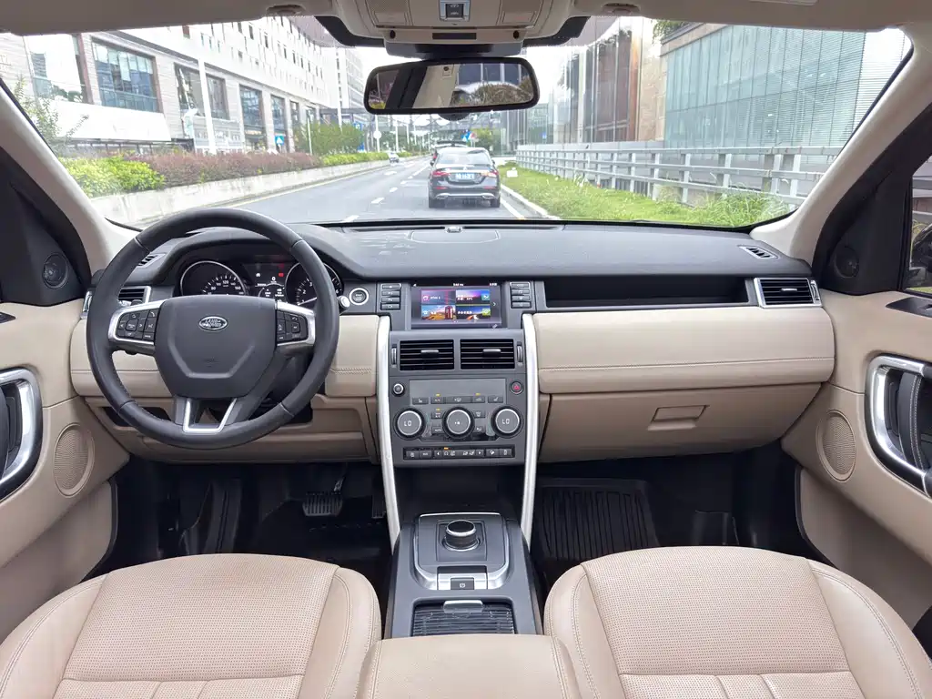 Land Rover Discovery Sport 2018 — фото 8