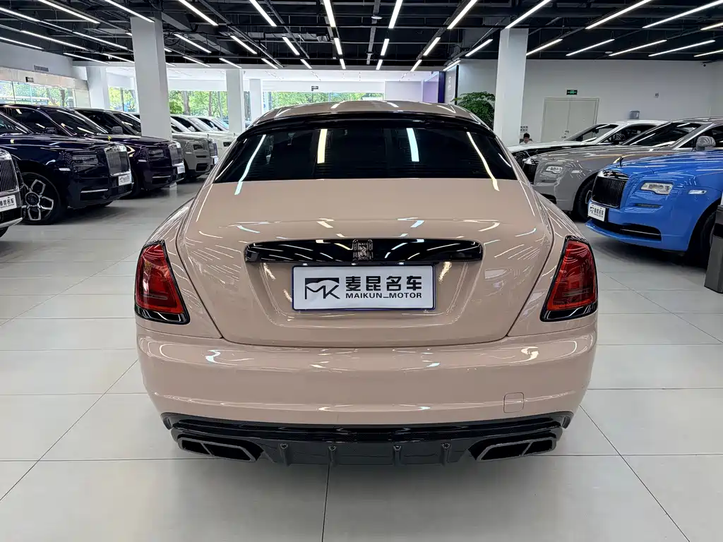 Rolls-Royce Phantom 2018 — фото 15