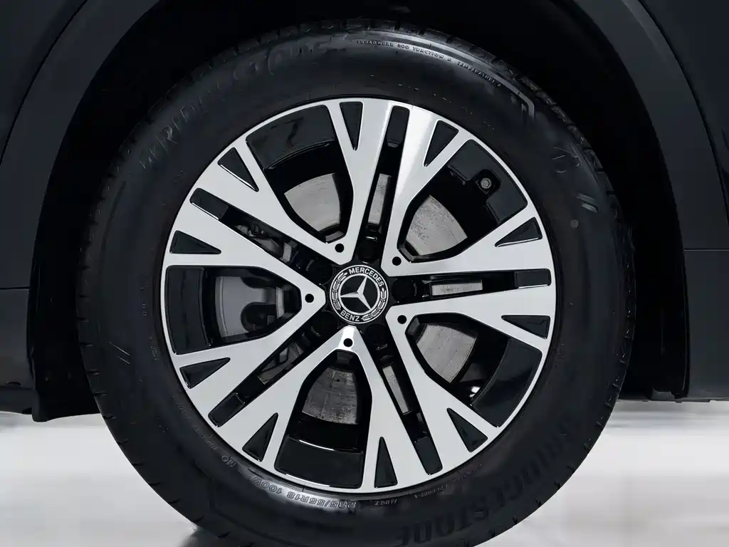 Mercedes-Benz GLB 2024 — фото 8