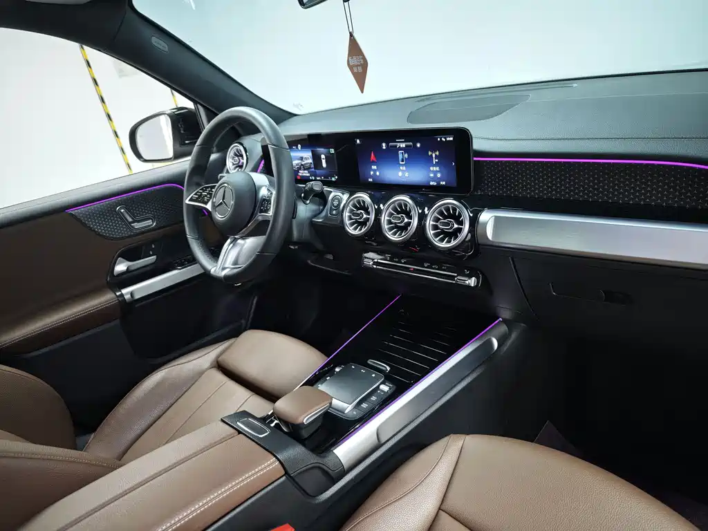Mercedes-Benz GLB 2024 — фото 12