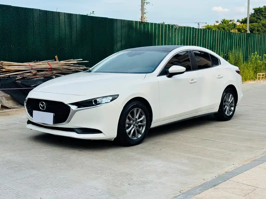 Mazda 3 Axela 2024