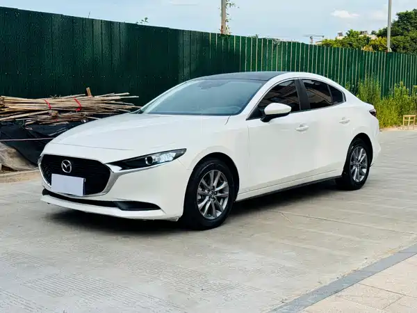 Mazda 3 Axela 2024