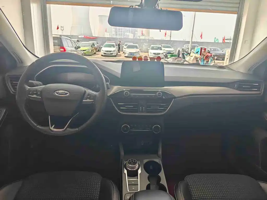 Ford Focus 2020 — фото 10