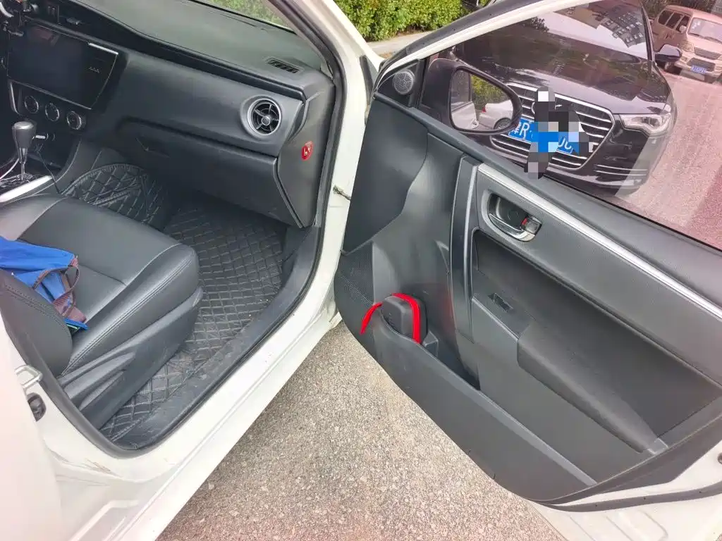 Toyota Corolla 2018 — фото 19