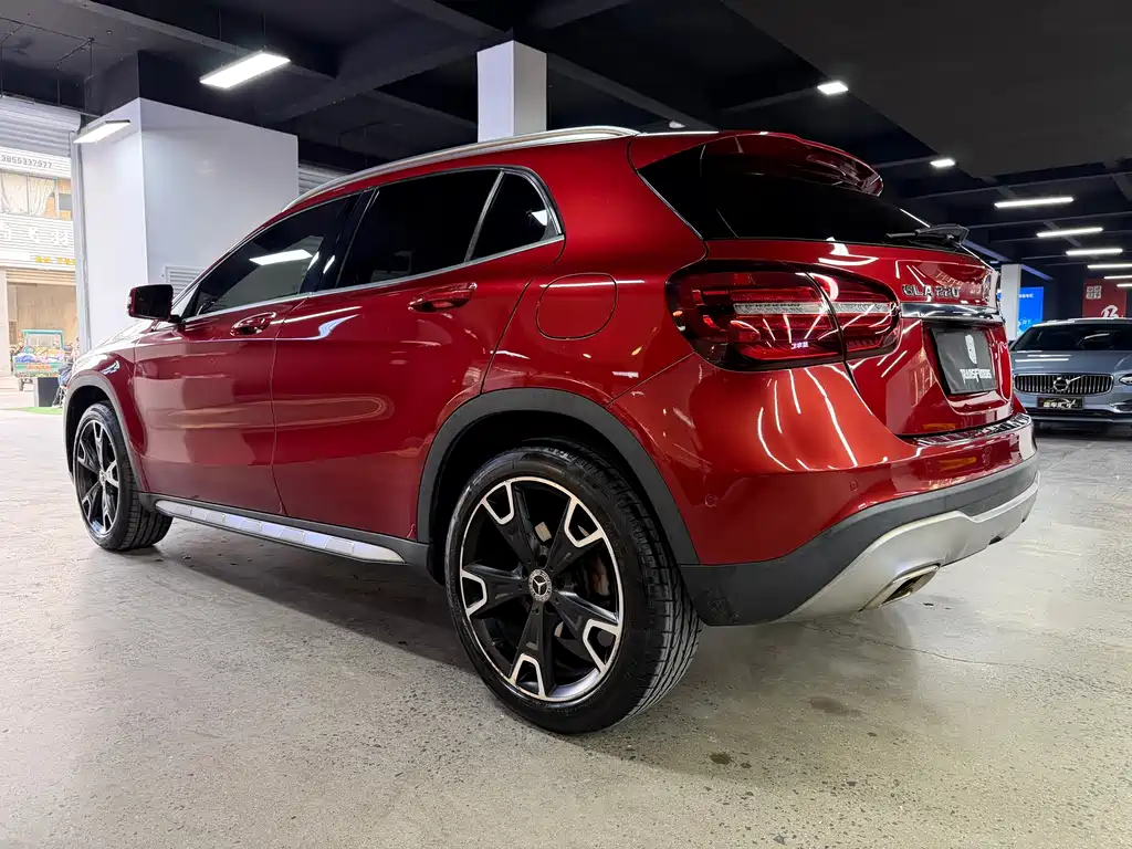 Mercedes-Benz GLA 2018 — фото 11