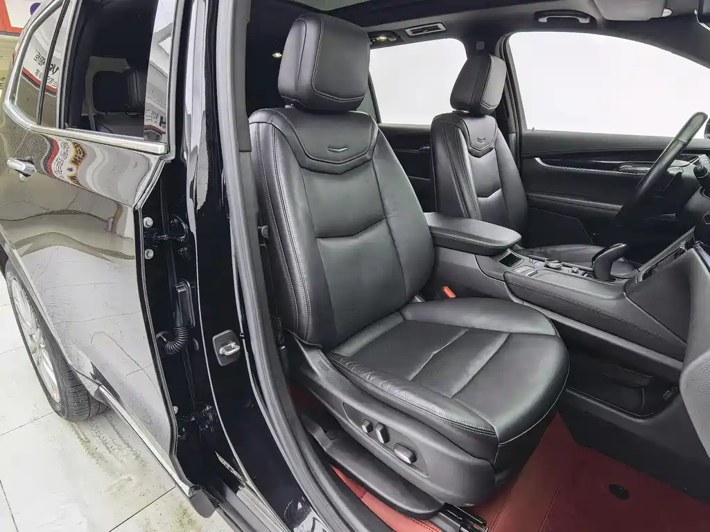 Cadillac XT6 2021 — фото 14