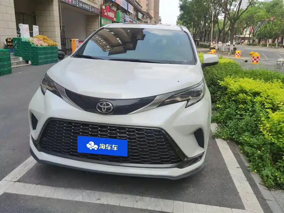 Toyota Granvia 2024