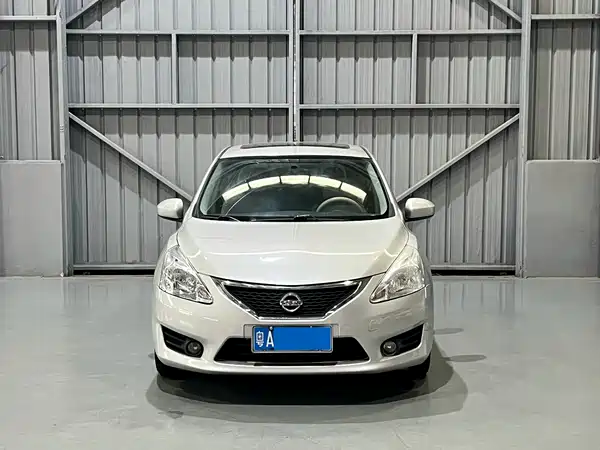 Nissan Tiida 2011