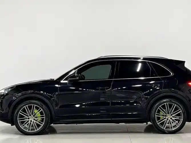 Porsche Cayenne Hybrid 2020