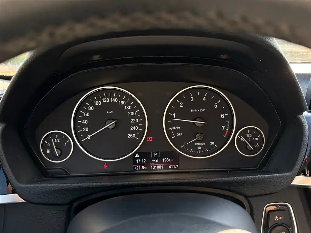 BMW 3 Series 2016 — фото 11