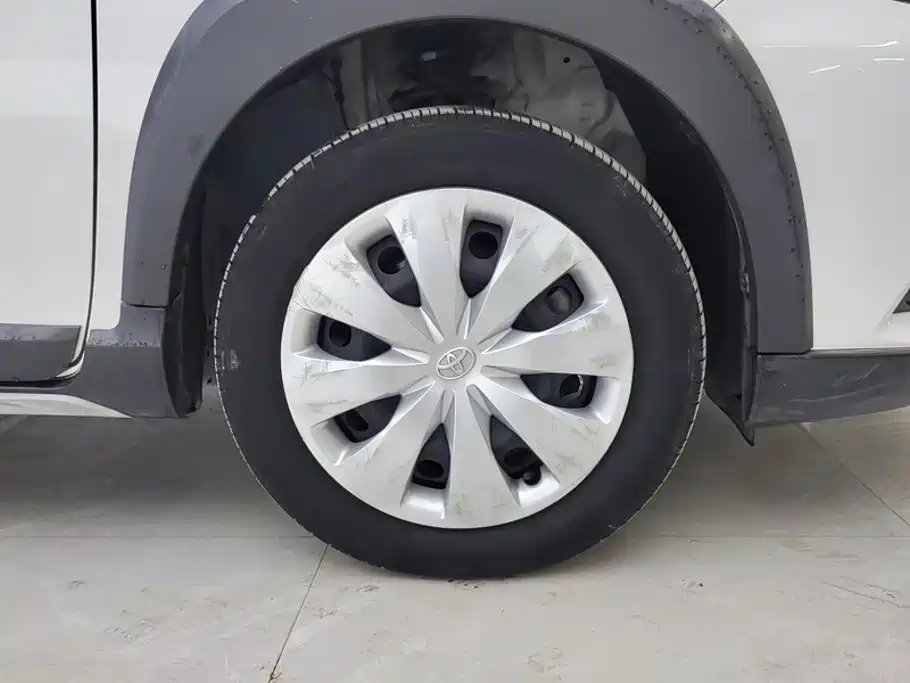 Toyota Yaris L 2021