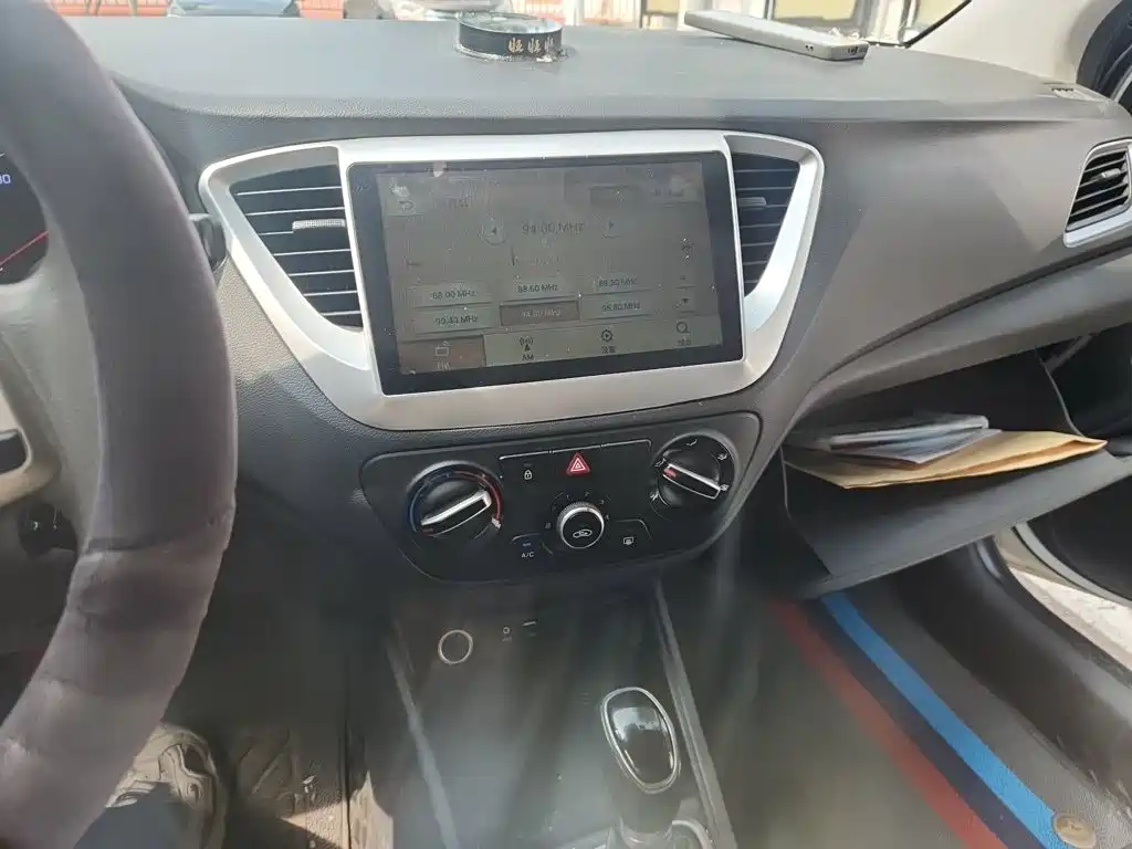 Hyundai Verna 2017 — фото 9