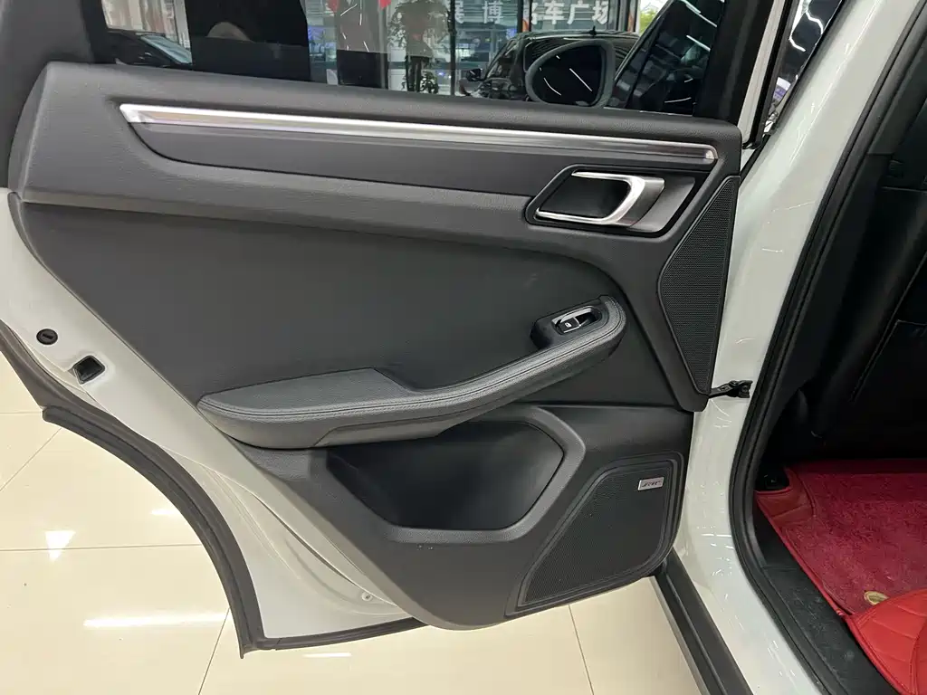 Porsche Macan 2020 — фото 19
