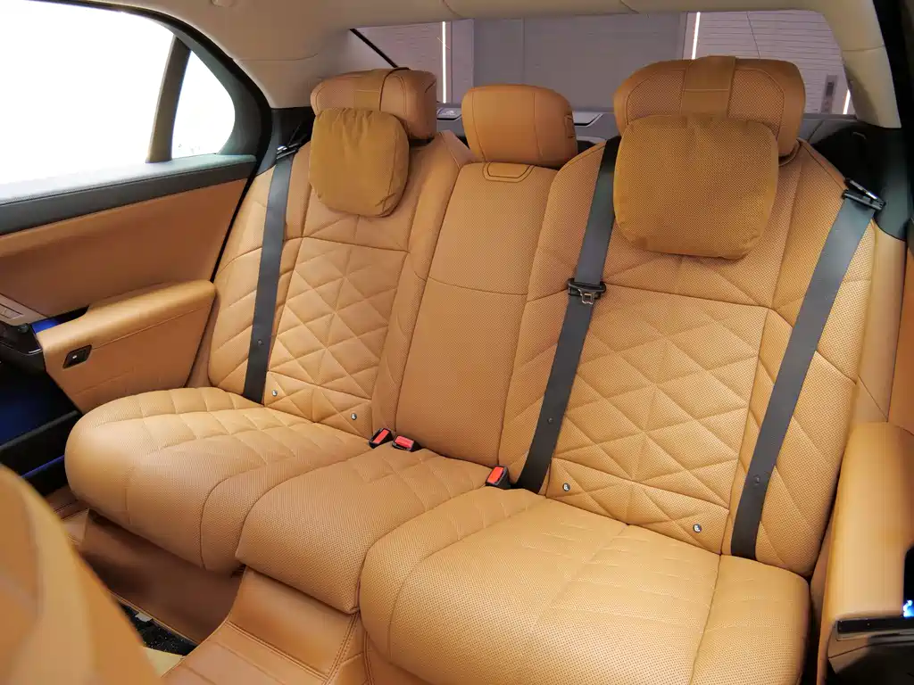 BMW 7 Series 2023 — фото 10