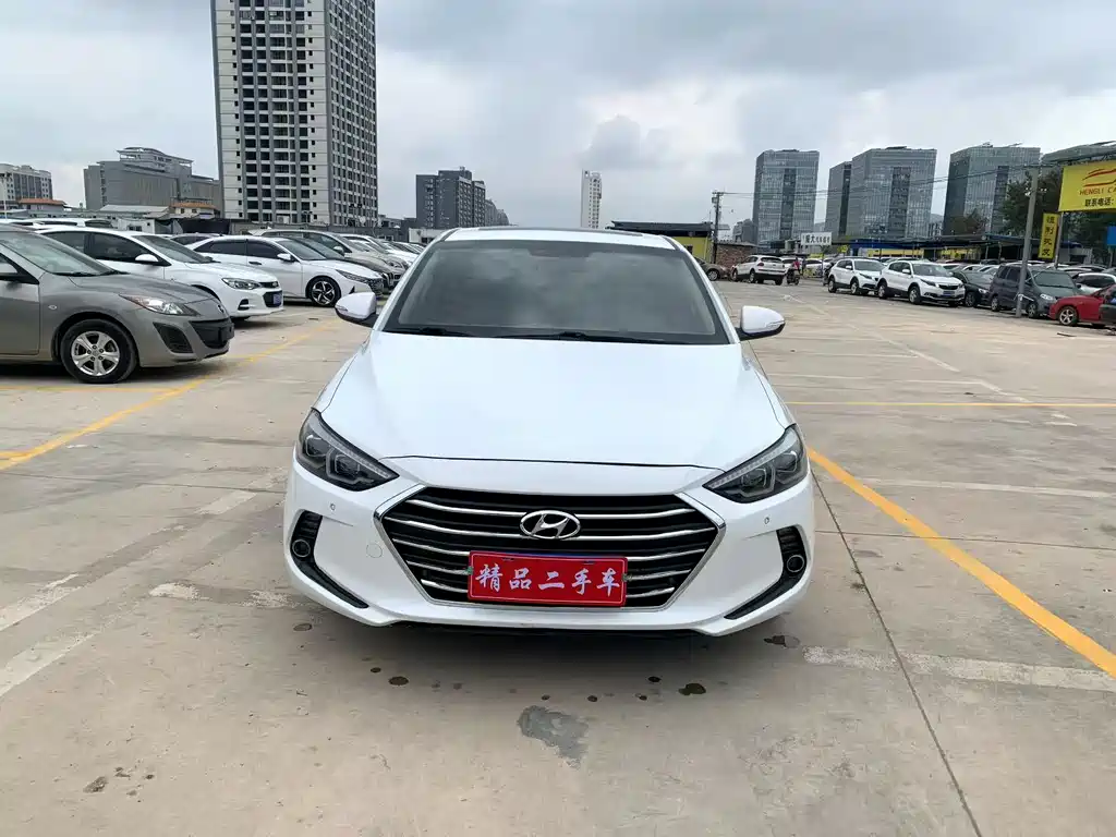 Hyundai Elantra 2017 — фото 2