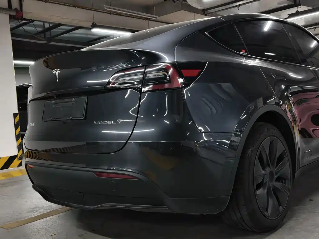 Tesla Model Y 2024 — фото 15