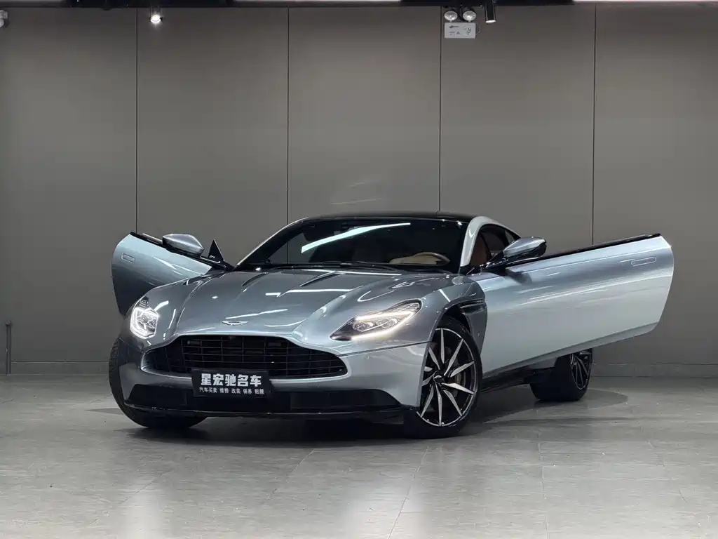 Aston Martin DB11 2017 — фото 2