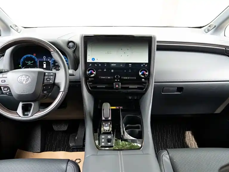 Toyota Alphard — фото 7