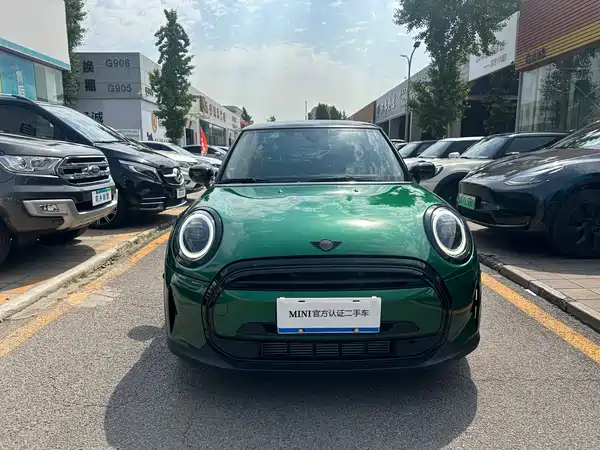 MINI MINI 2023